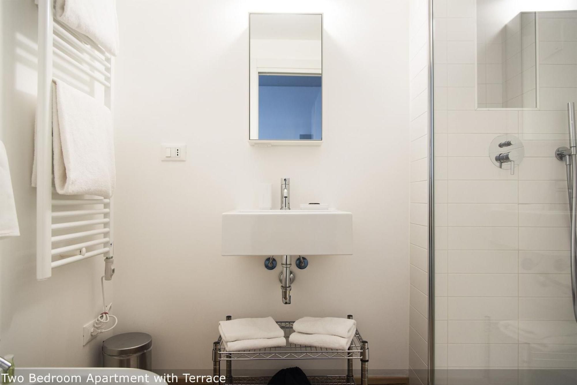 Brera Apartments In Nerino Milan Bilik gambar